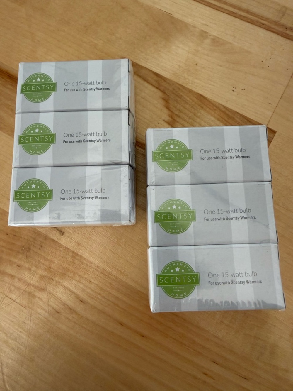 Scentsy NIB 15-Watt Bulb Pack of 3 (2 packages)